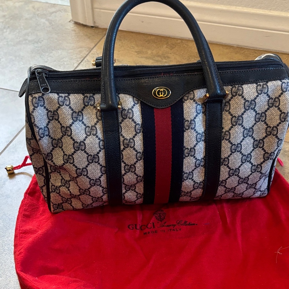 Vintage 👜GG Supreme Sherry Line 👜Gucci Navy Burgundy Boston Bag Satchel 👜genuine